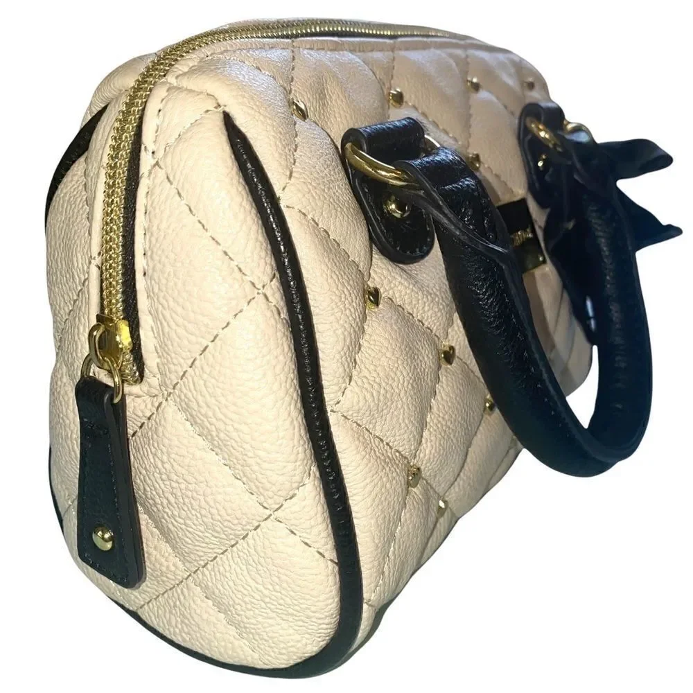 Betsey Johnson - White Quilted Little Purse - Picture 3 of 8